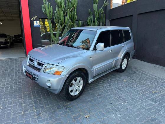 MITSUBISHI PAJERO FULL 3.8 HPE 4X4 V6 24V GASOLINA 4P AUTOMÁTICO MITSUBISHI PAJERO FULL 3.8 HPE 4X4 V6 24V GASOLINA 4P AUTOMÁTICO